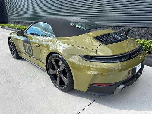 2026 Porsche 911 Carrera GTS