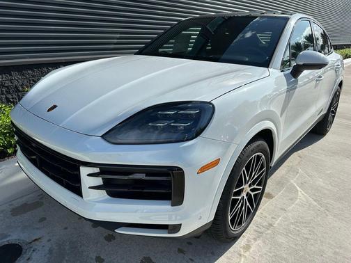 2025 Porsche Cayenne AWD