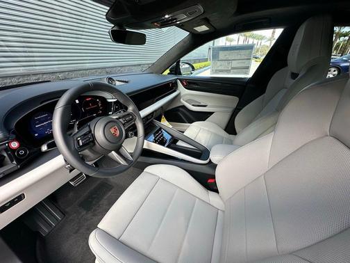 2026 Porsche Macan GTS