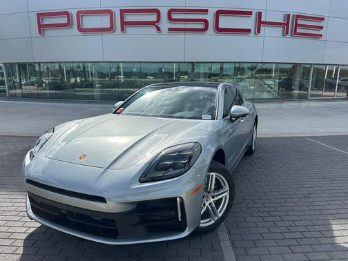 2025 Porsche Panamera E-Hybrid 4