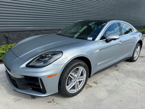 2025 Porsche Panamera E-Hybrid 4