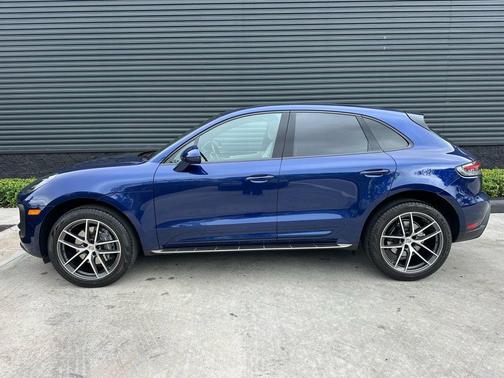 2022 Porsche Macan Base