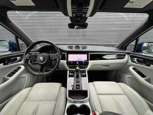 2022 Porsche Macan Base