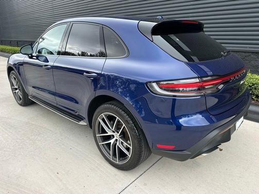 2022 Porsche Macan Base