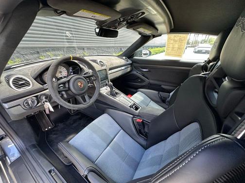 2025 Porsche 718 Spyder RS