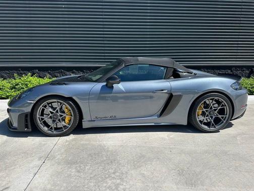 2025 Porsche 718 Spyder RS