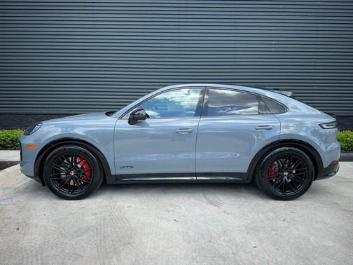 2026 Porsche Cayenne GTS