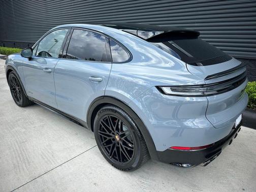 2026 Porsche Cayenne GTS
