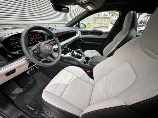 2026 Porsche Cayenne GTS