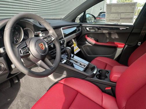2025 Porsche Macan