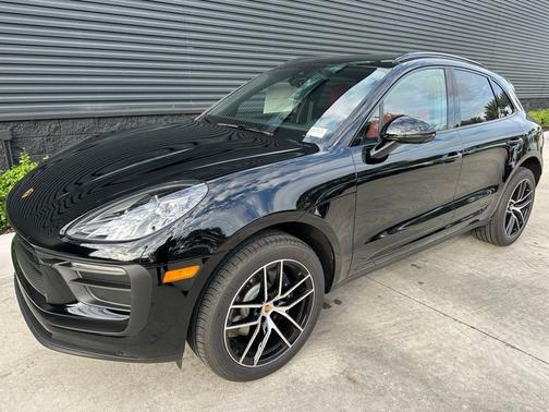 2025 Porsche Macan Base