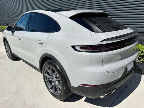 2026 Porsche Cayenne AWD