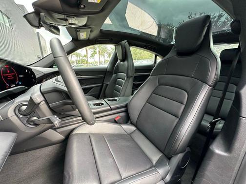 2025 Porsche Taycan 4S