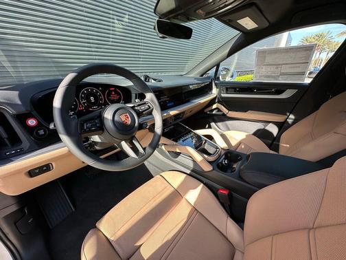 2026 Porsche Cayenne AWD