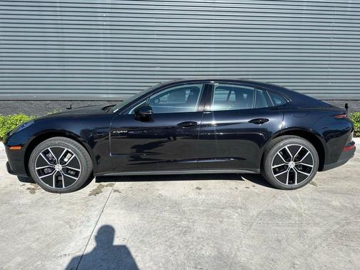 2025 Porsche Panamera E-Hybrid 4