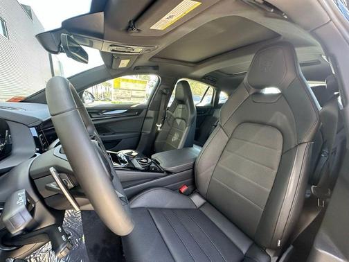2025 Porsche Panamera E-Hybrid 4
