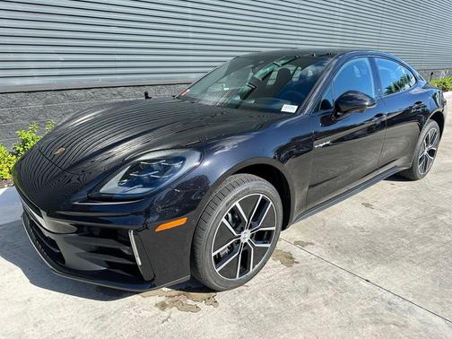 2025 Porsche Panamera E-Hybrid 4