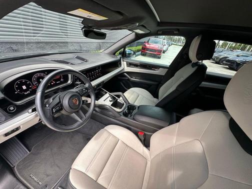 Gray Metallic 2024 Porsche Cayenne Base