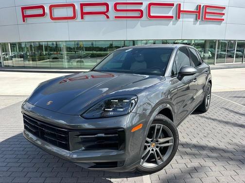 Gray Metallic 2024 Porsche Cayenne Base