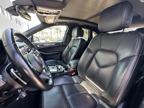 2023 Porsche Macan S