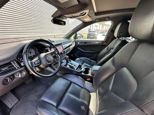 2023 Porsche Macan S