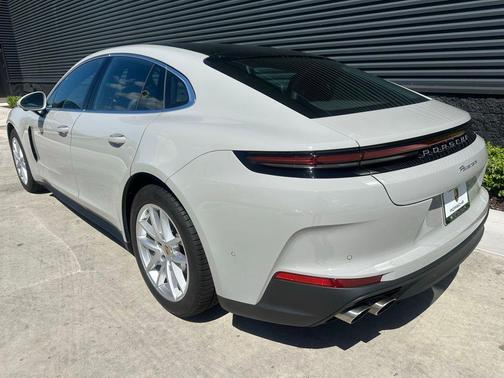 2024 Porsche Panamera Base