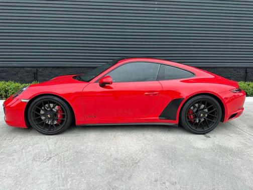 2018 Porsche 911 Carrera GTS
