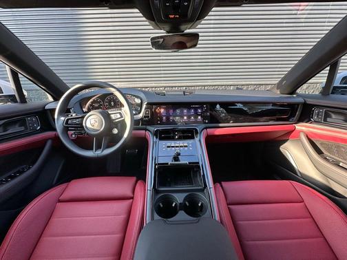 2026 Porsche Panamera Base