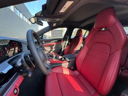 2026 Porsche Panamera Base