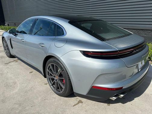 2025 Porsche Panamera E-Hybrid 4S