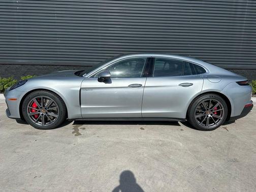2025 Porsche Panamera E-Hybrid 4S
