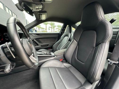 2024 Porsche 911 Carrera GTS