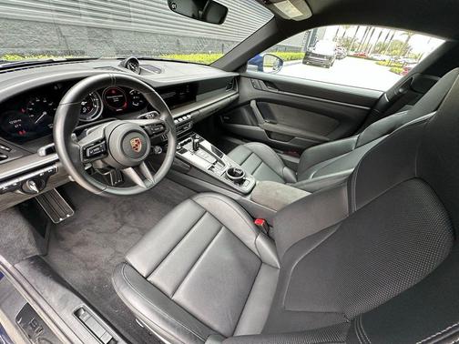 2024 Porsche 911 Carrera GTS