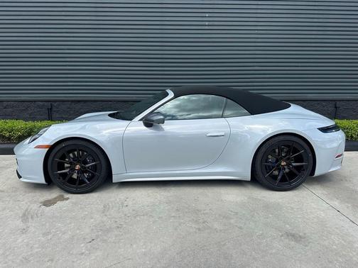 2026 Porsche 911 Carrera
