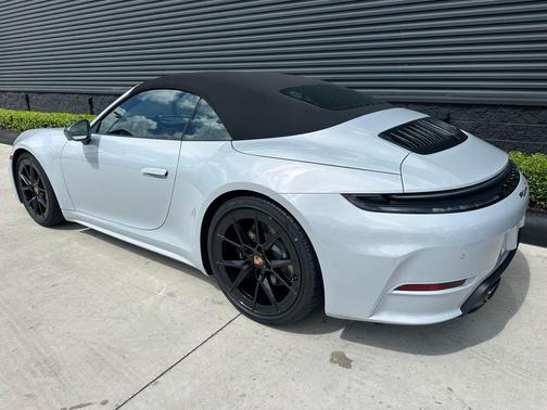 2026 Porsche 911 Carrera