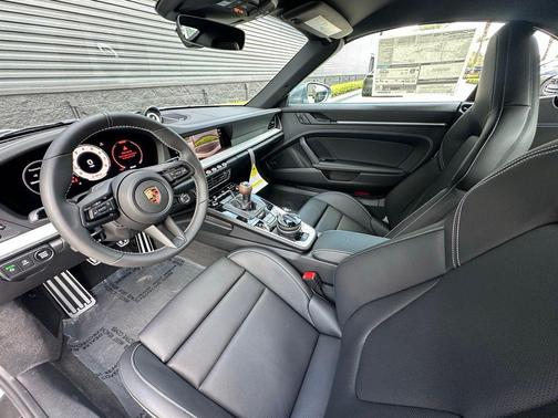 2026 Porsche 911 Carrera