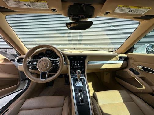 2017 Porsche 911 Carrera