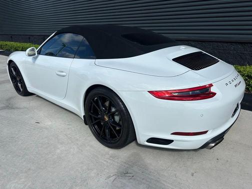 2017 Porsche 911 Carrera