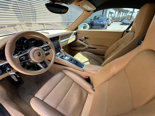 2017 Porsche 911 Carrera