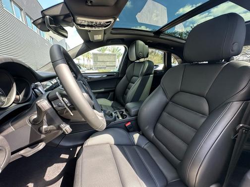 Volcano Grey Metallic 2026 Porsche Macan