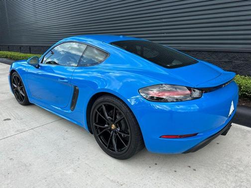 2025 Porsche 718 Cayman 