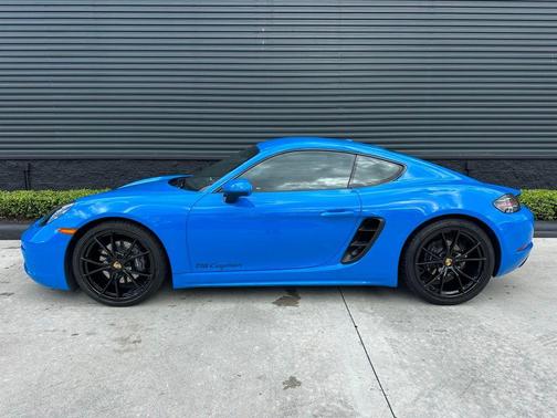 2025 Porsche 718 Cayman 