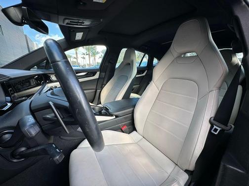 2025 Porsche Panamera 4