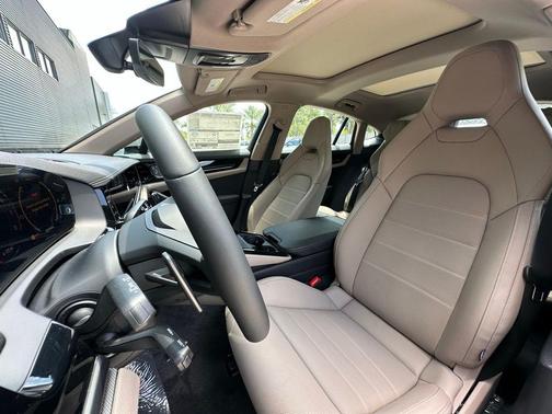 2025 Porsche Panamera Base