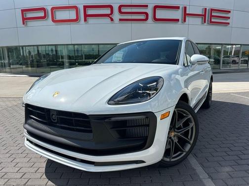 Carrara White Metallic 2026 Porsche Macan GTS