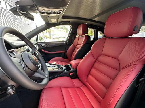 Carrara White Metallic 2026 Porsche Macan GTS