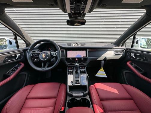 Carrara White Metallic 2026 Porsche Macan GTS