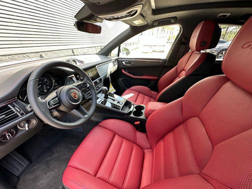 Carrara White Metallic 2026 Porsche Macan GTS