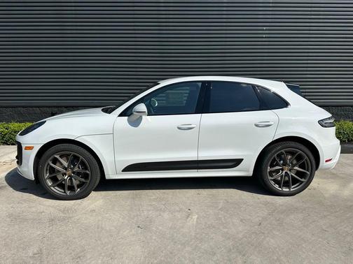 Carrara White Metallic 2026 Porsche Macan GTS