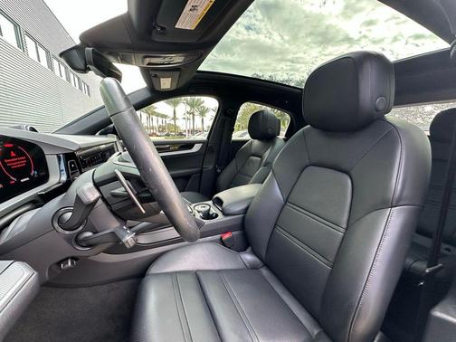 2024 Porsche Cayenne AWD